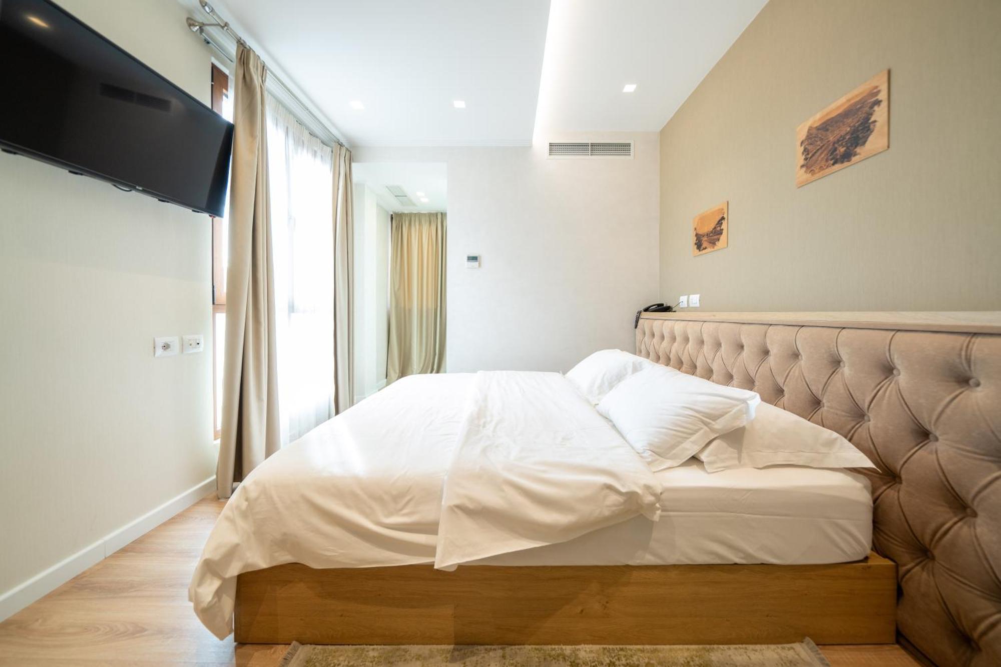 Merko Hotel Berat Buitenkant foto