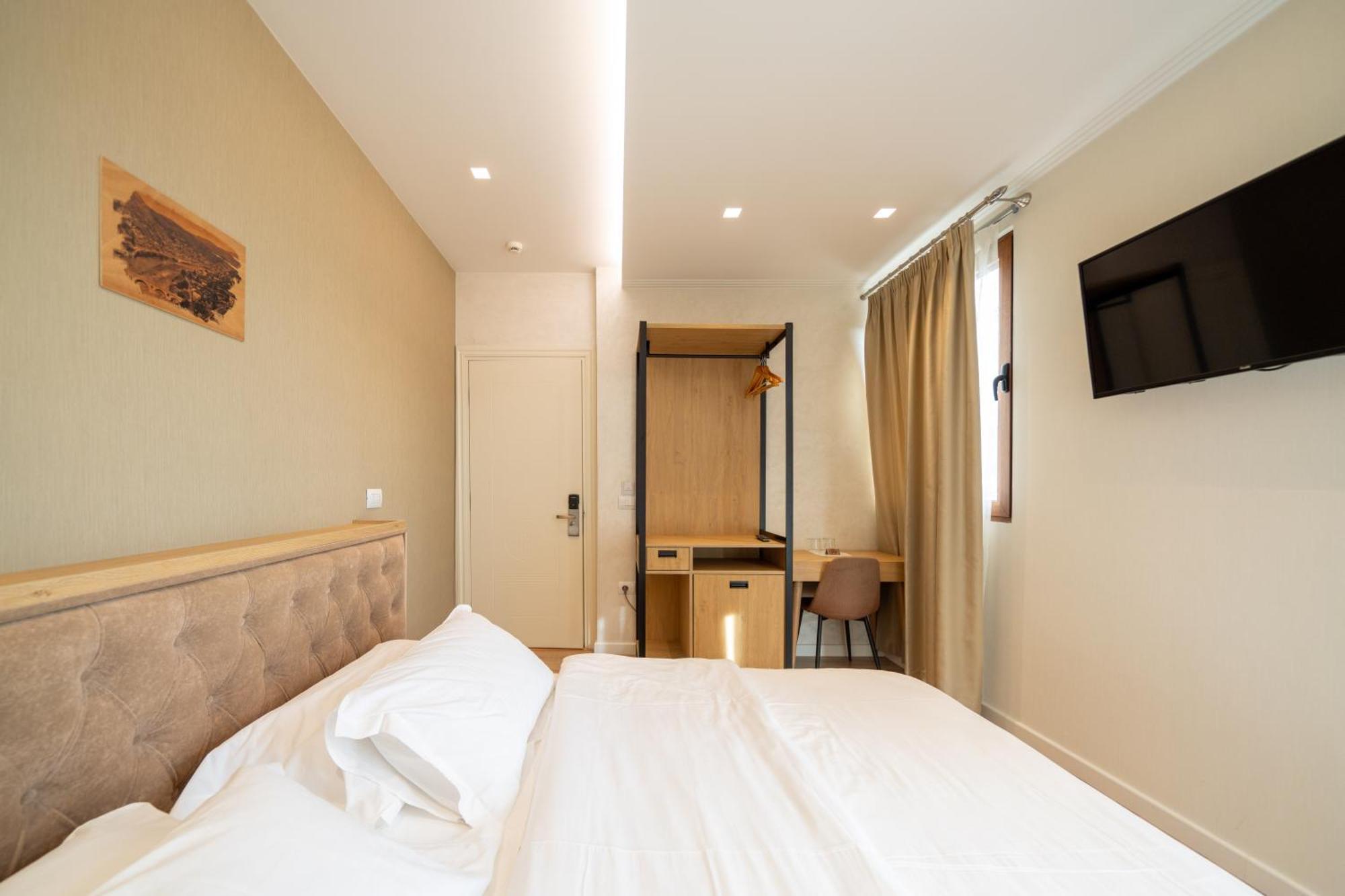 Merko Hotel Berat Buitenkant foto
