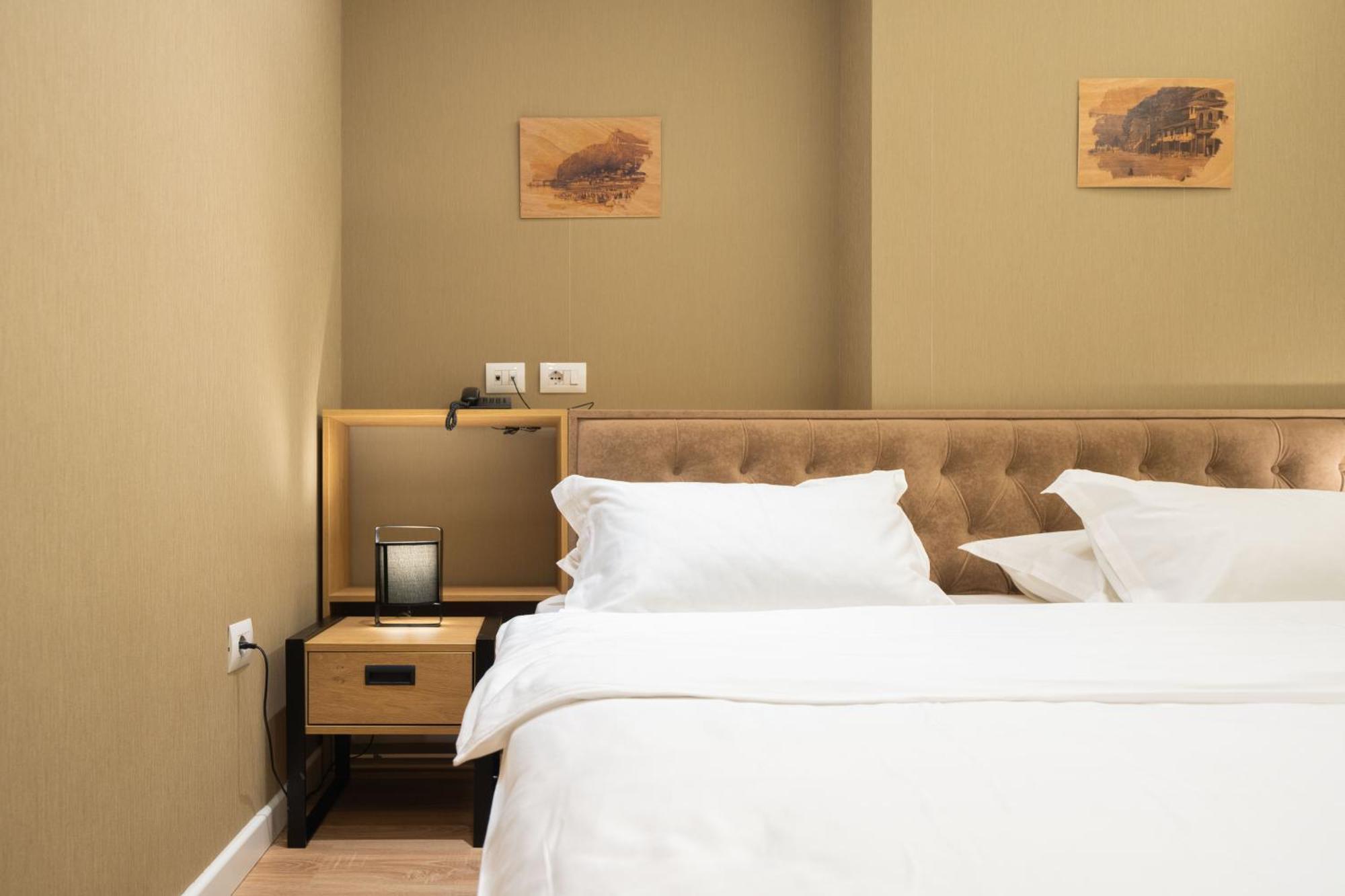 Merko Hotel Berat Buitenkant foto