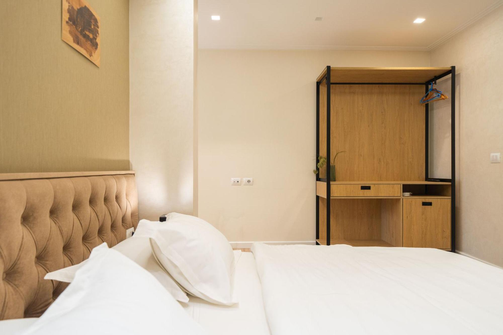 Merko Hotel Berat Buitenkant foto