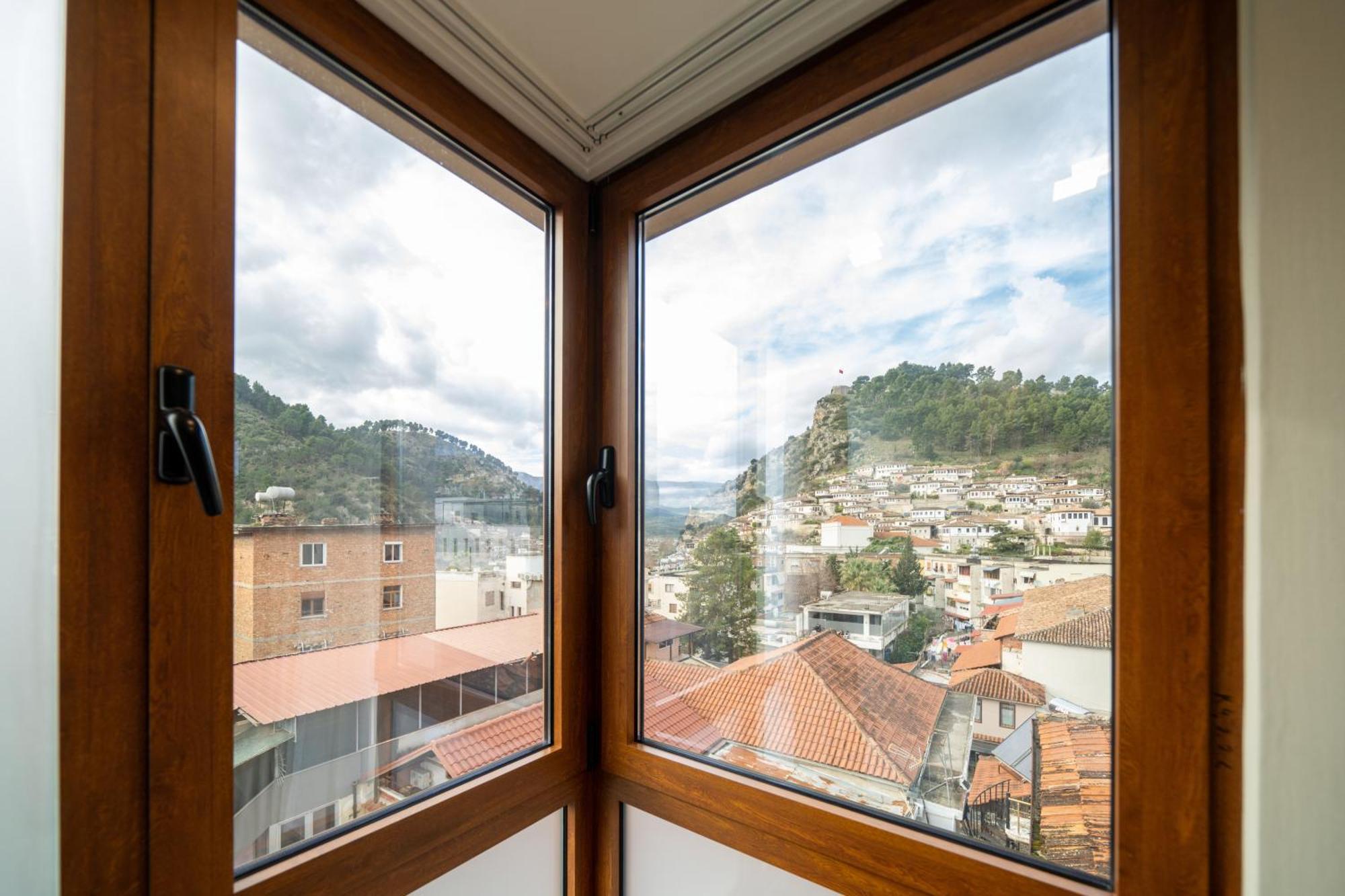 Merko Hotel Berat Buitenkant foto