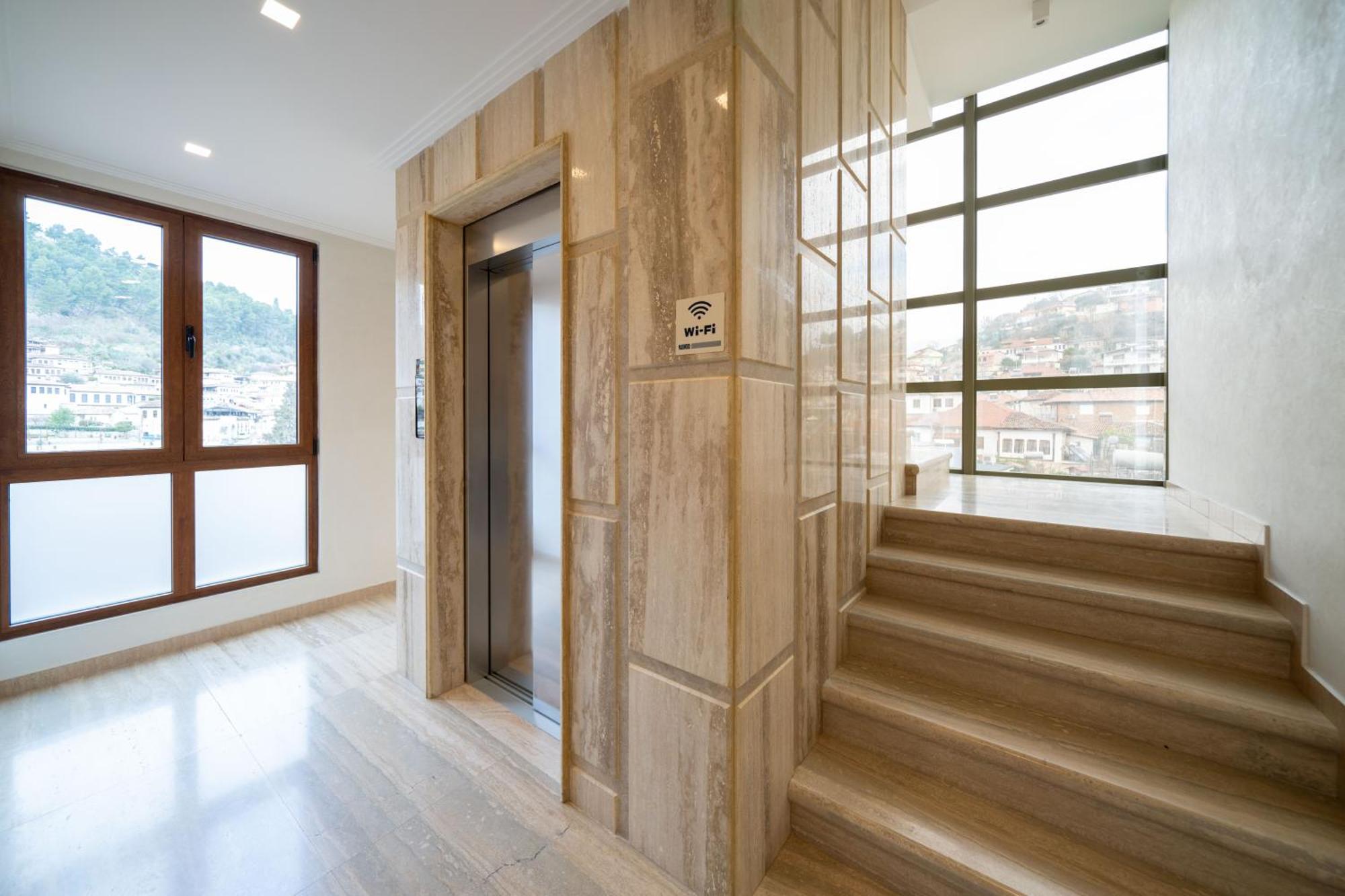 Merko Hotel Berat Buitenkant foto