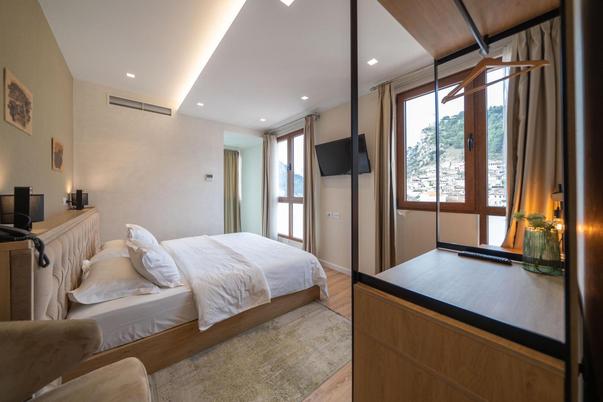 Merko Hotel Berat Buitenkant foto