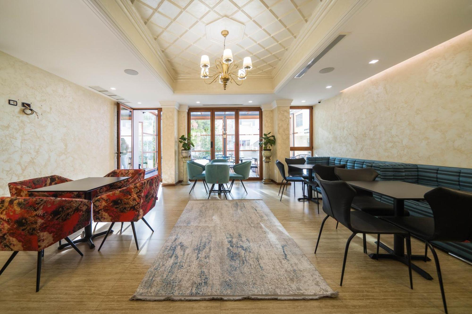 Merko Hotel Berat Buitenkant foto