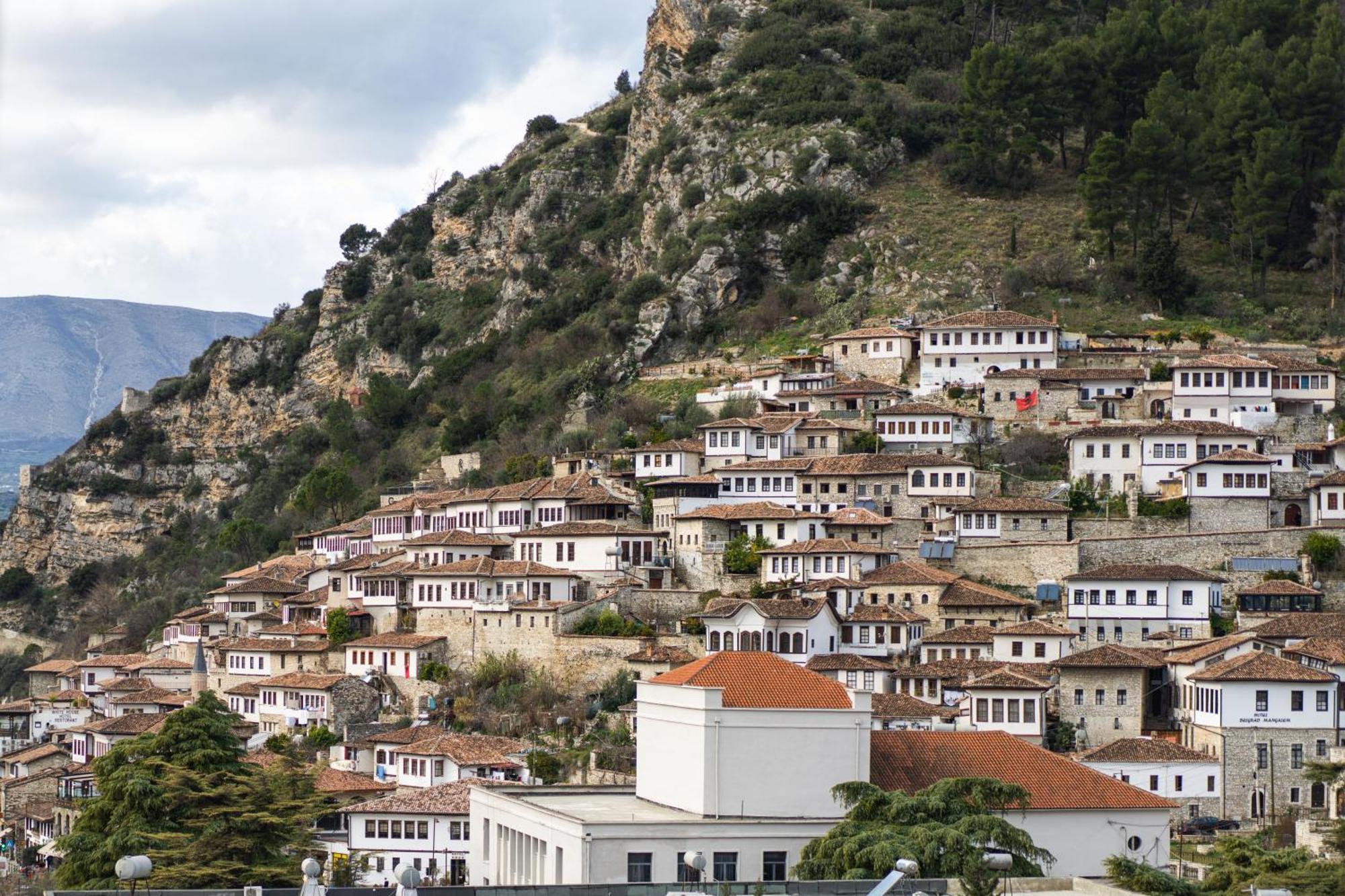Merko Hotel Berat Buitenkant foto